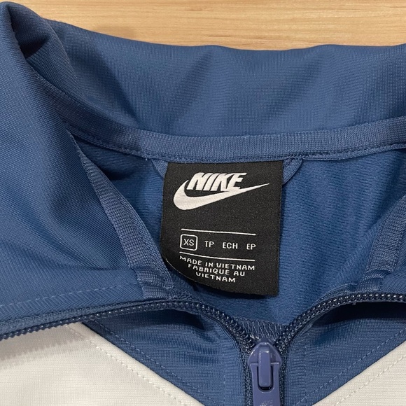 blue and white nike vintage zip up - Picture 5 of 5